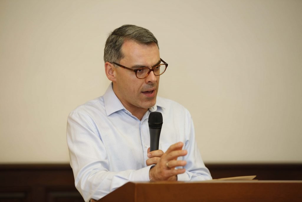 Conferencia: el papel de la tierra